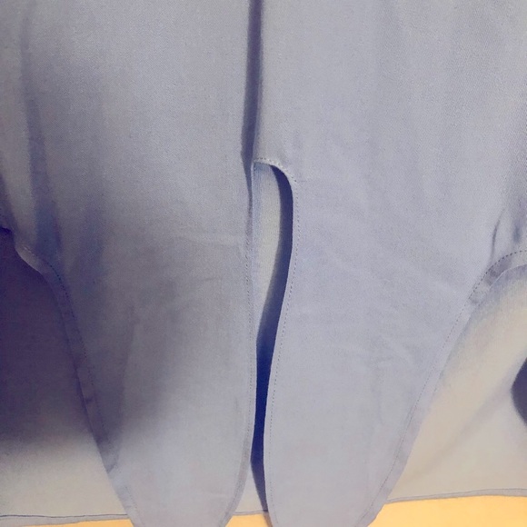 Woman’s Chico’s  blue tie in the front top size Small - Picture 3 of 6